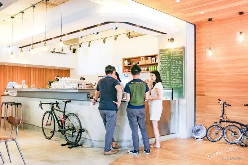 【食記】台北大安 BOOM coffee roasters 大爆咖啡 舒適而率性的咖啡館空間 Alina 愛琳娜