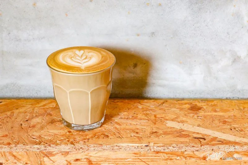 【食記】台北大安 BOOM coffee roasters 大爆咖啡 舒適而率性的咖啡館空間 Alina 愛琳娜
