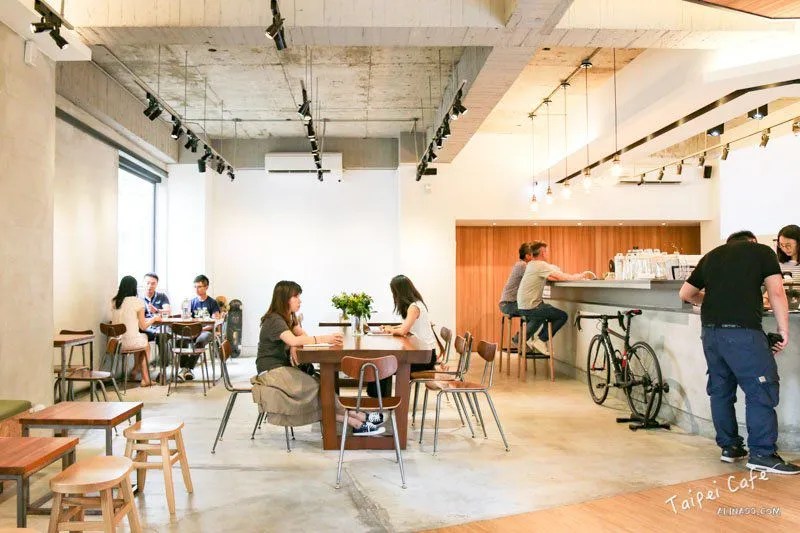 【食記】台北大安 BOOM coffee roasters 大爆咖啡 舒適而率性的咖啡館空間 Alina 愛琳娜
