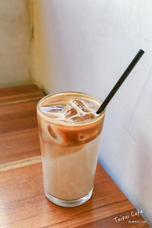 【食記】台北大安 BOOM coffee roasters 大爆咖啡 舒適而率性的咖啡館空間 Alina 愛琳娜