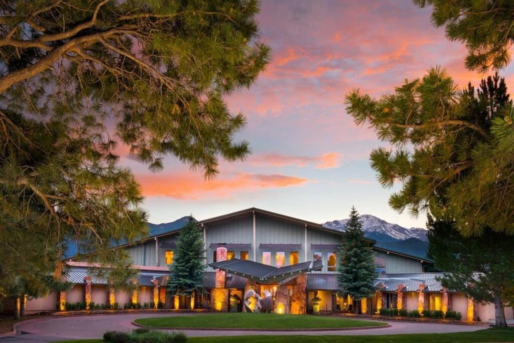 Top 5 Picks for Luxury Hotel Colorado Springs in 2022
