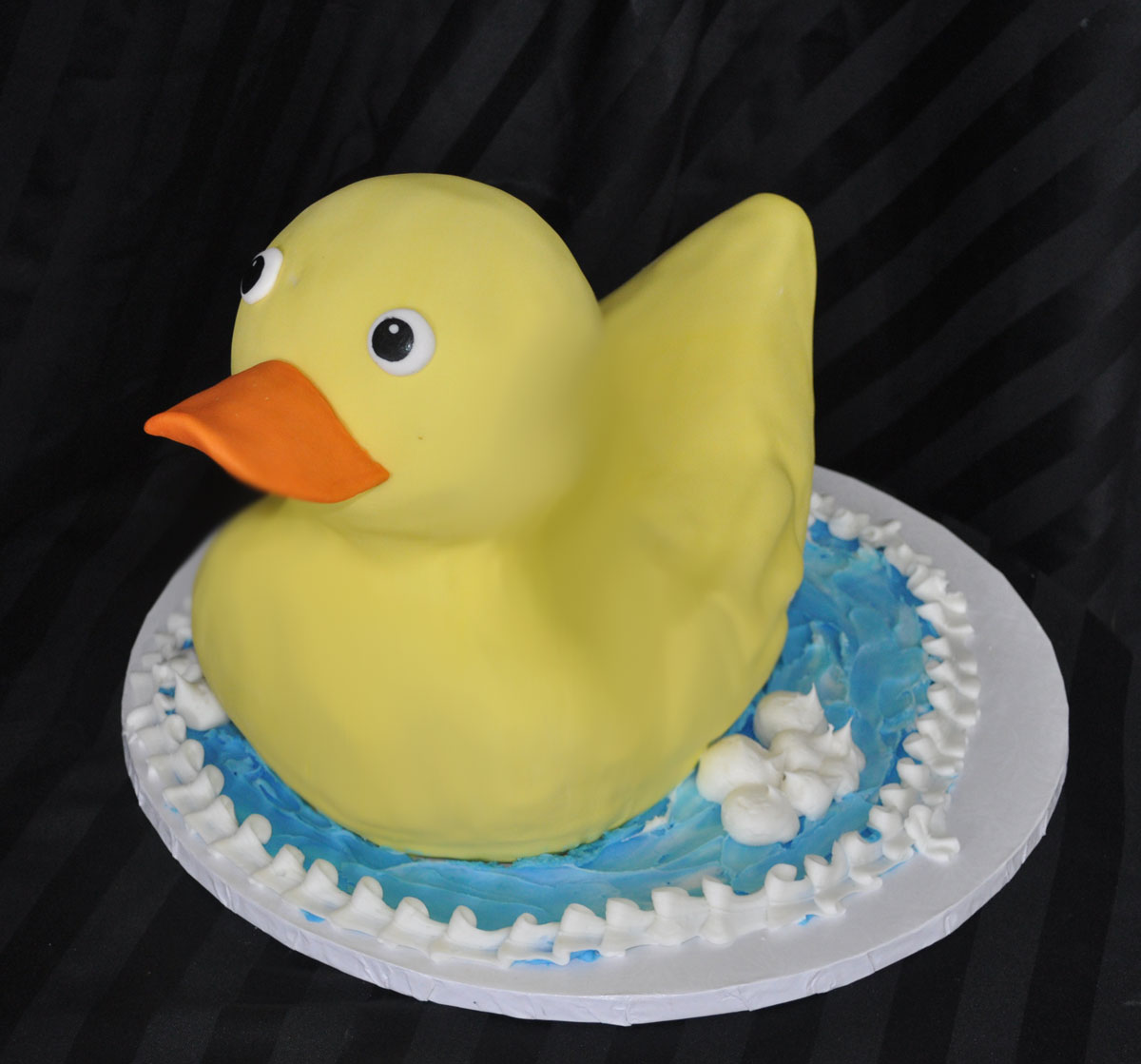 C038Rubber Ducky Birthday Cake