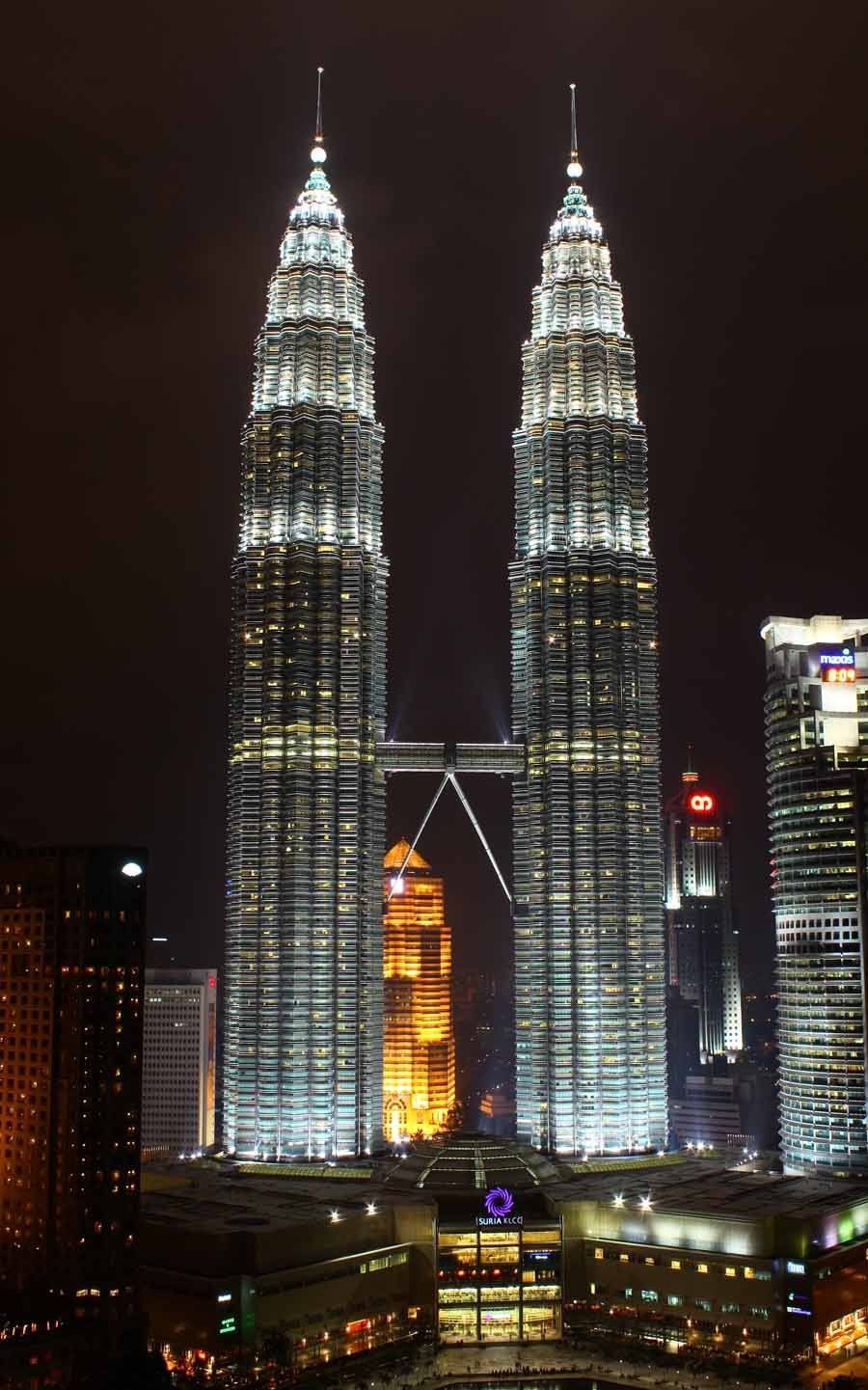 Head In The Clouds The 15 Tallest Buildings In The World