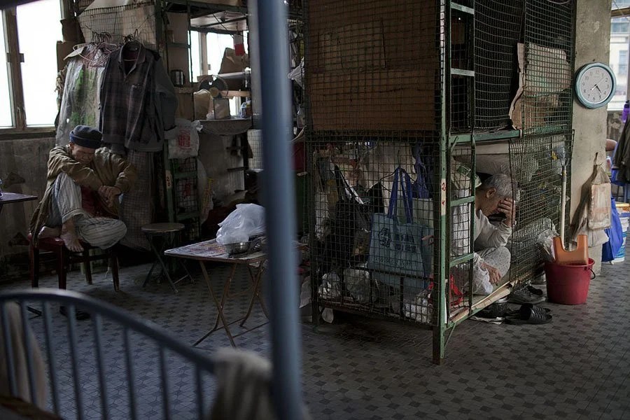 Cage Homes 21 Grim Photos Of Hong Kong's Housing Crisis