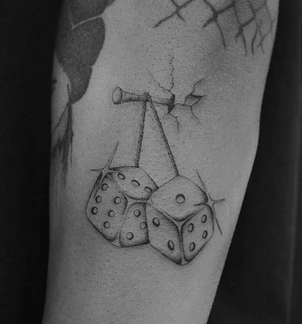 108 Unusual Dice Tattoos That Will Make You Wow!