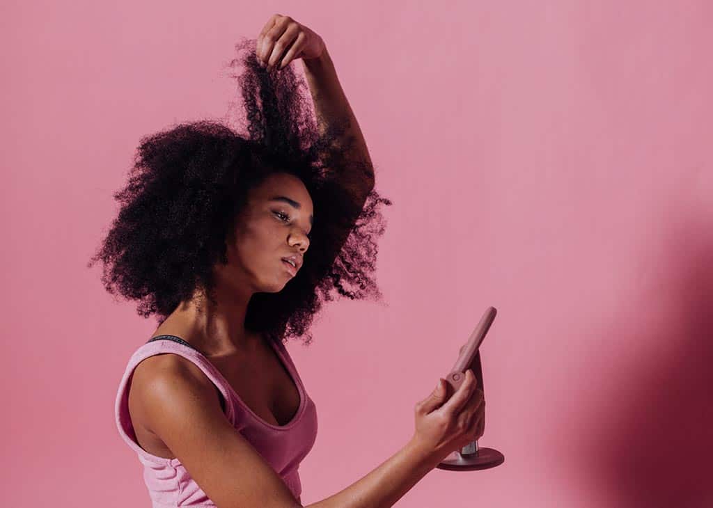 5 Best Detangling Brushes for 4C Hair (2023 Reviews)