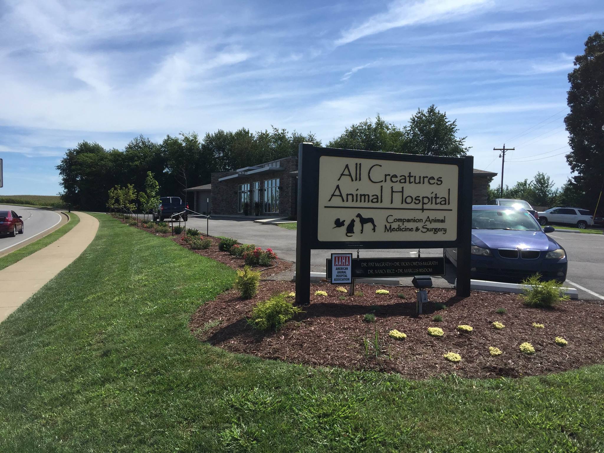 Contact Our Bowling Green, KY Veterinarians at All Creatures Animal