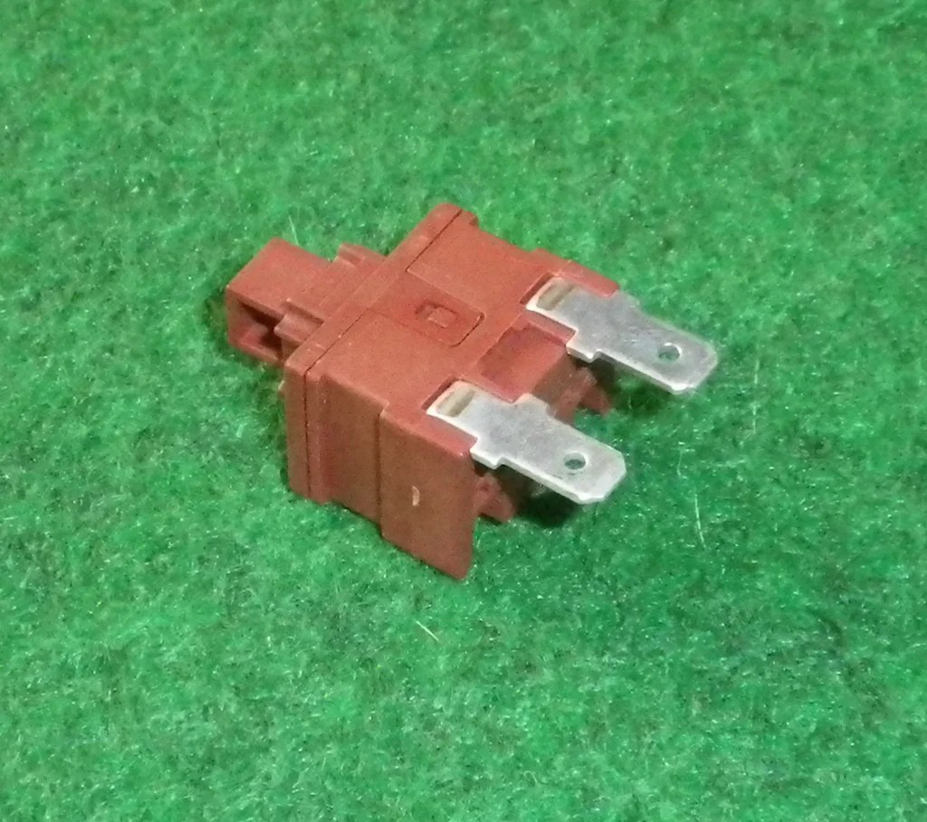 Dyson DC03, DC08, DC14, DC41, DC54 Compatible Mains On/Off Switch Pa