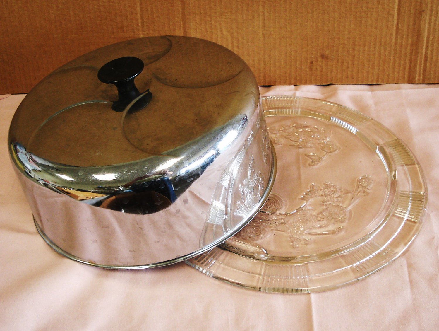 Clear Glass Cake Plate. KROSNO 7641 Pedestal Glass Cake Plate, 30 cm