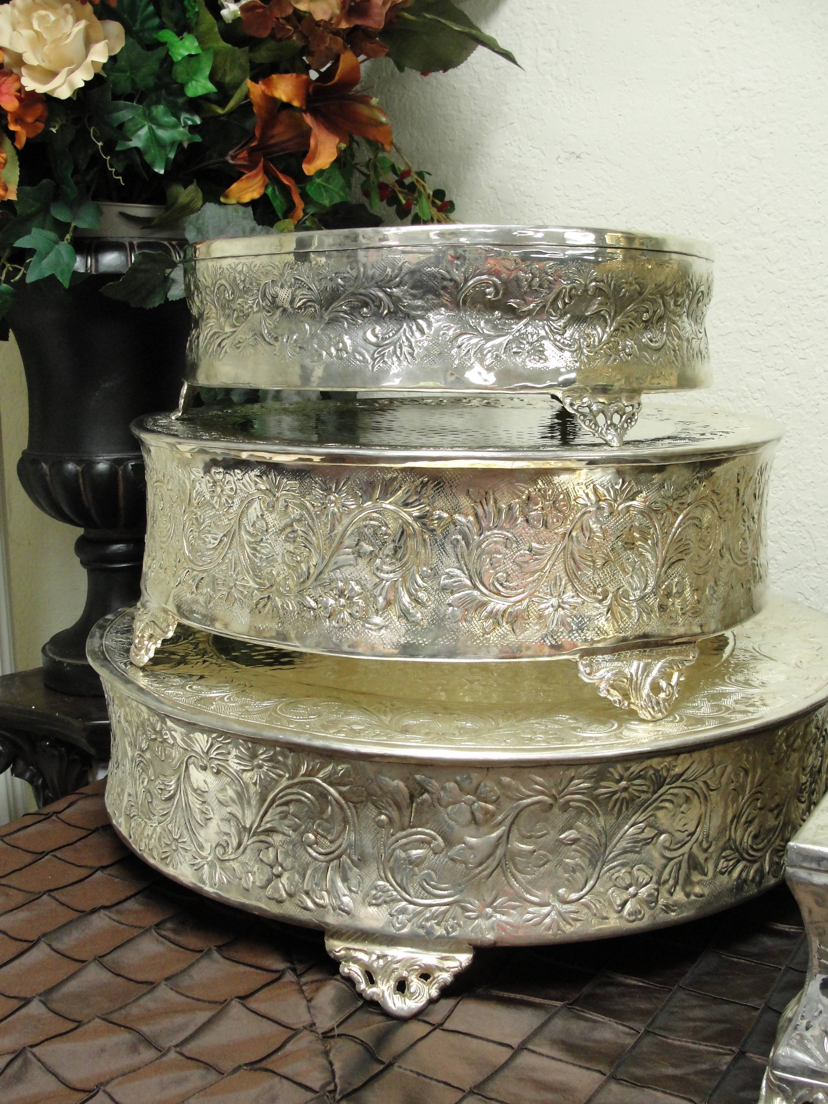 Elegant Cake Stands. Hedume 3 Pack Cake Stand, Round Metal Cake Stands