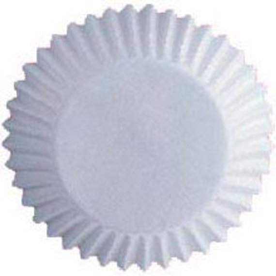 Extra Large Muffin Liners. 100 White Large Jumbo Texas Muffin / Cupcake
