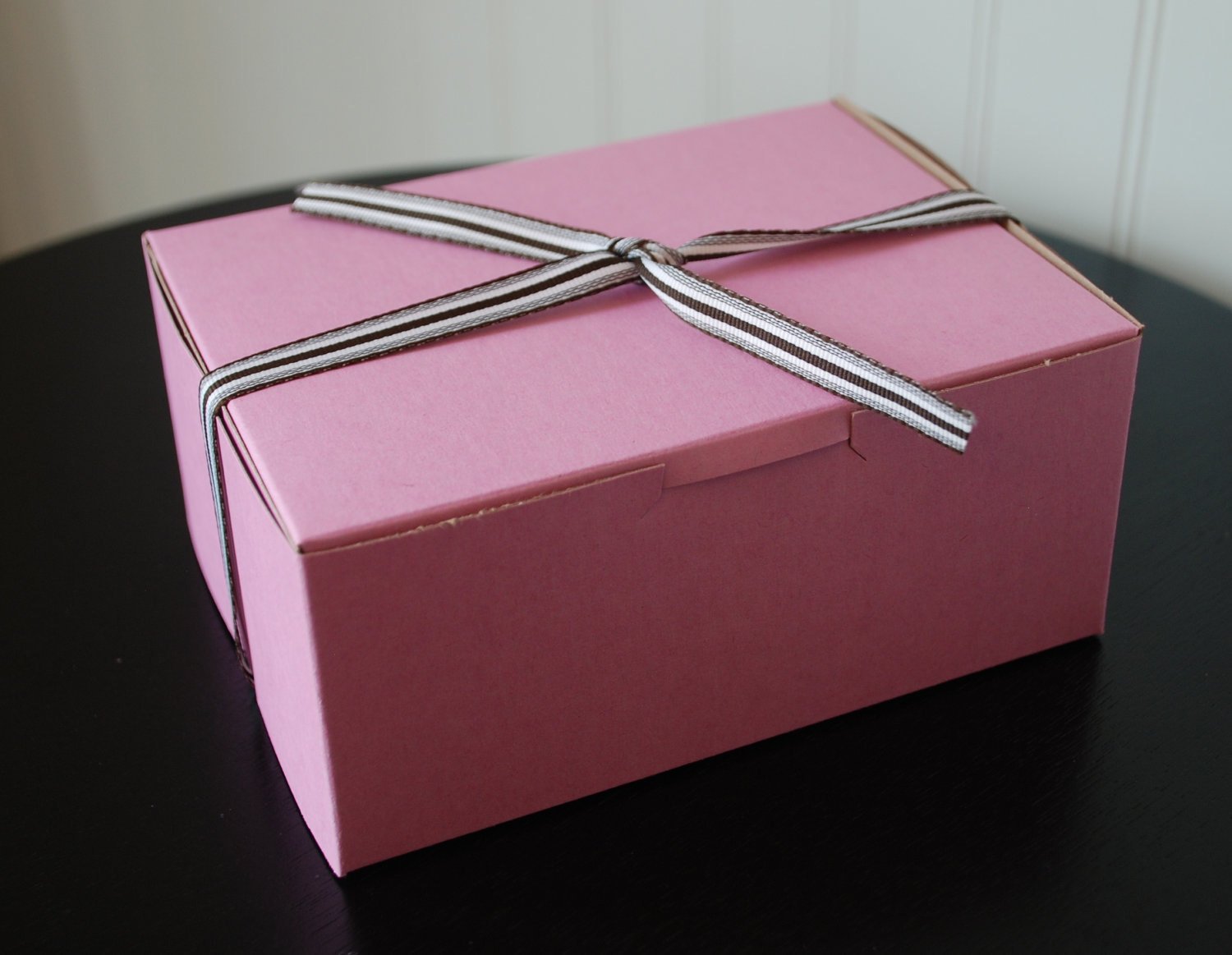 Small Pastry Boxes. Moretoes 50pcs 4x4x2.5 Inches White Bakery Boxes