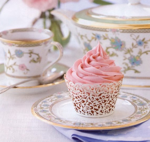 Lace Cupcake Holders. 50pcs white Cupcake Wrappers Lace Cupcake Liners