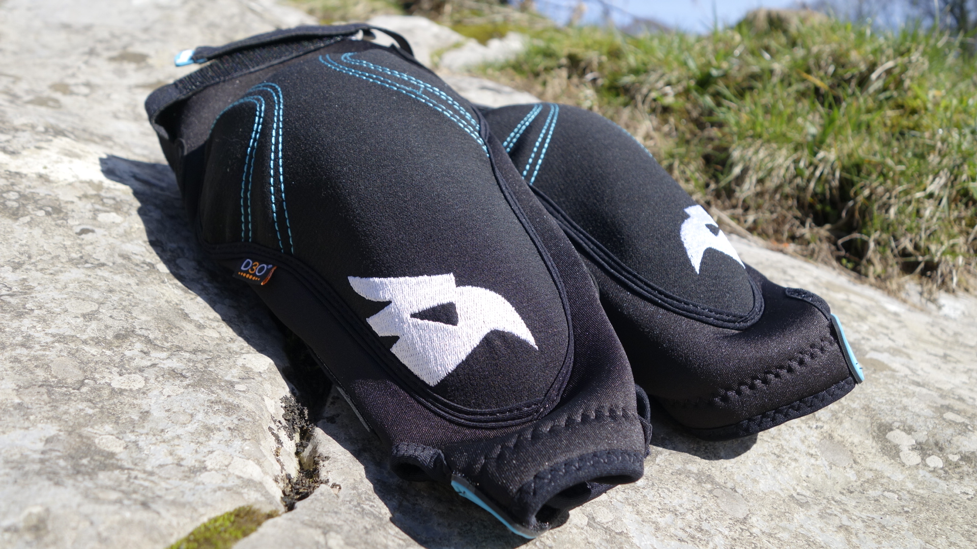 Review Bluegrass Wapiti Knee pads