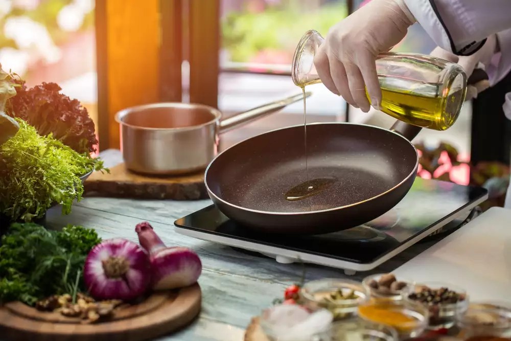 Why Use A Wok Instead Of A Frying Pan? (11 Reasons)