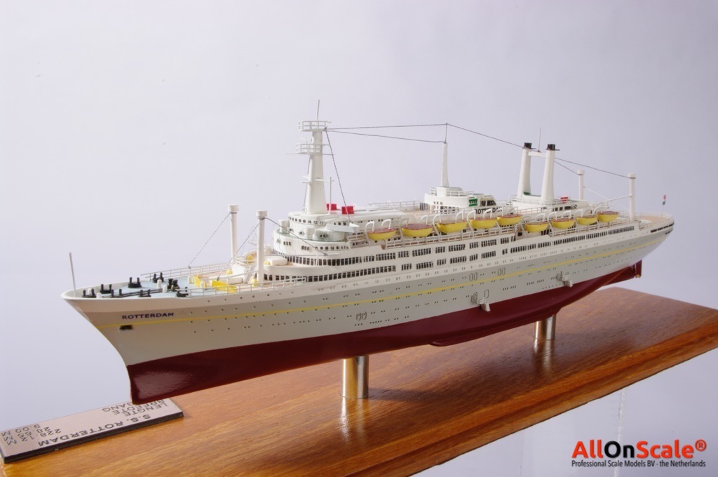 SS Rotterdam 11000 Professional Scale Models BV