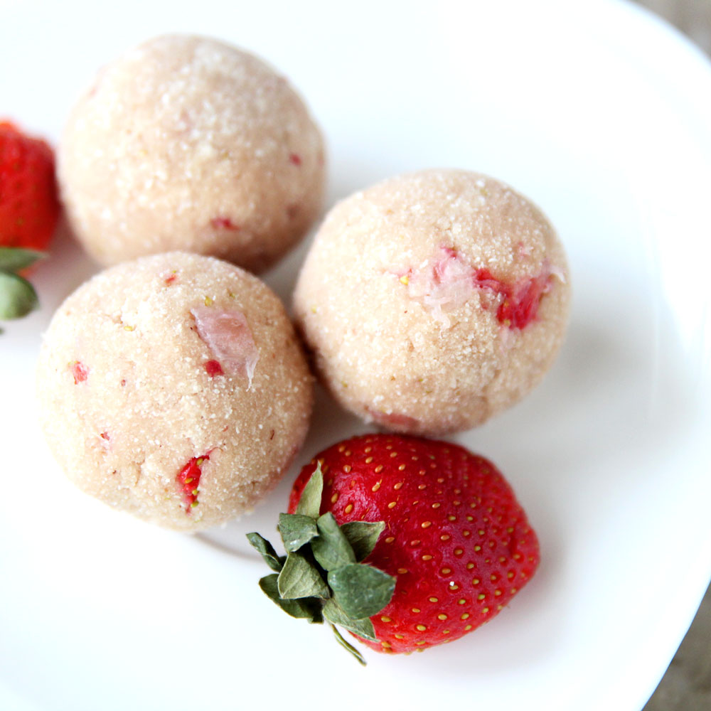 3 Ingredient Strawberry Protein Balls (Healthy, Easy & Vegan) All