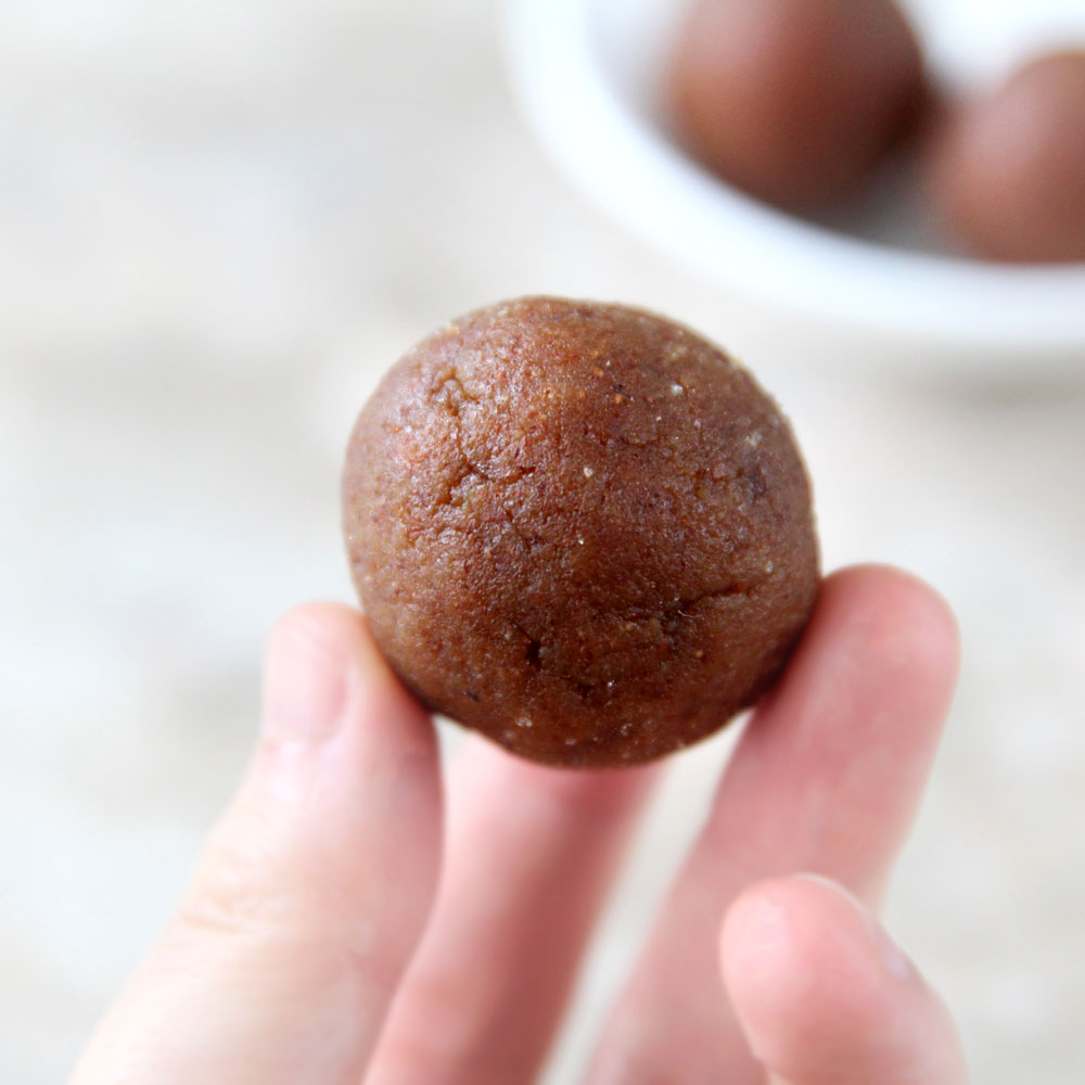 Banana Almond Butter Protein Balls (3Ingredient Energy Bites) All