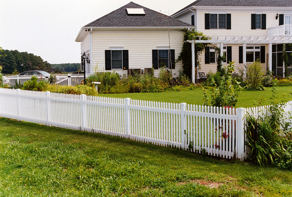 American Vinyl Fence Nebraska vs Country Estate Vinyl Fence