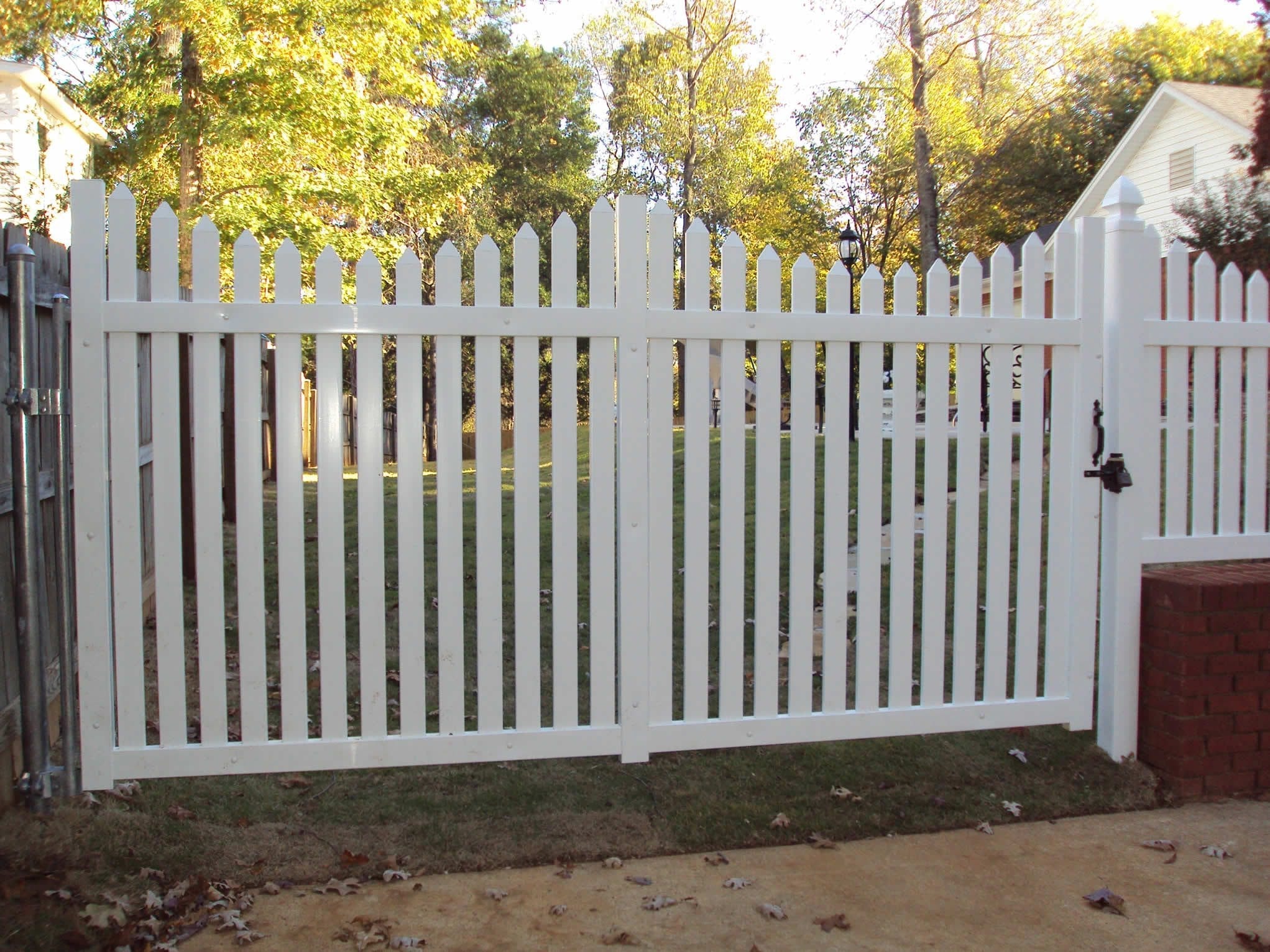 Residential Vinyl Fence Birmingham AL Trust in Our Skilled Fence