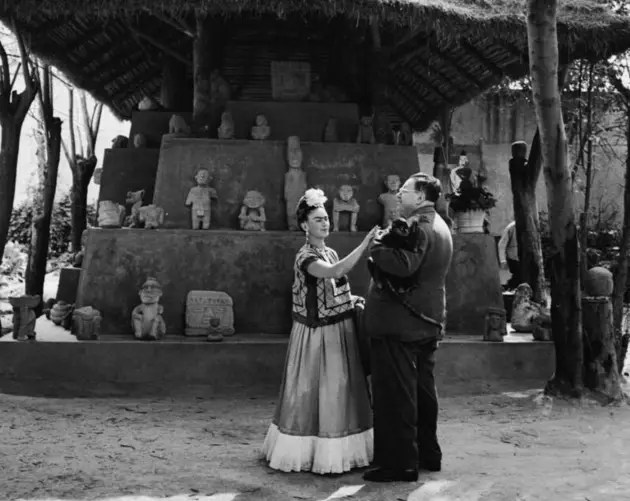 Frida And Diego In The Garden