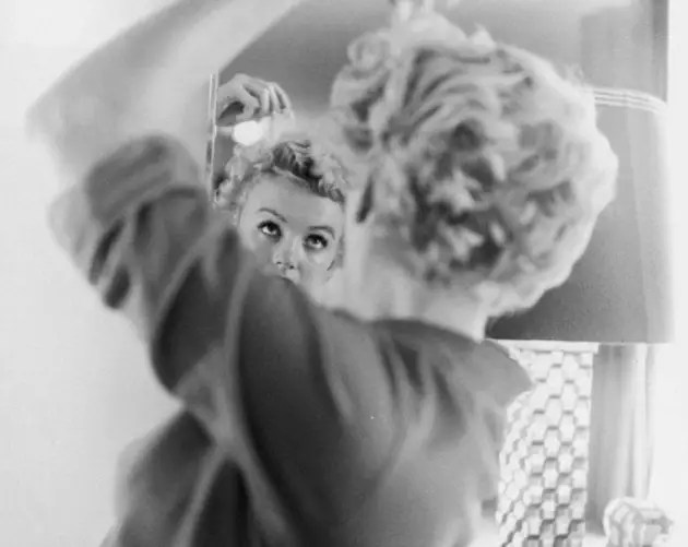 Candid Marilyn Monroe