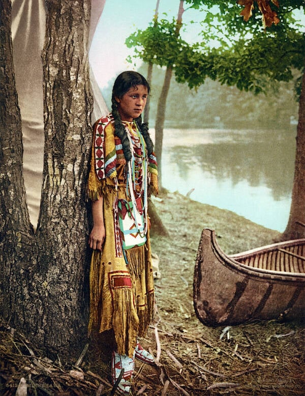 44 Colorized Native American Photos From A Century Ago