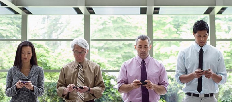 The Negative Impact Of The Internet On Socializing