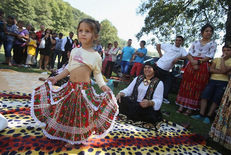 Dancing Gypsy Girl