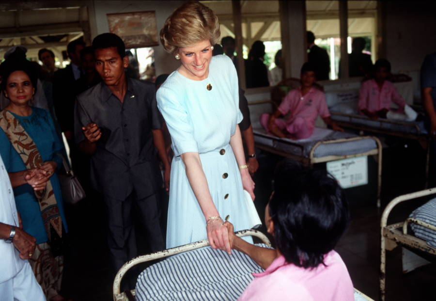 33 Princess Diana Pictures That Capture 'The People's Princess'