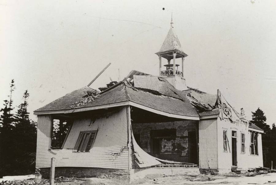 Tufts Cove School