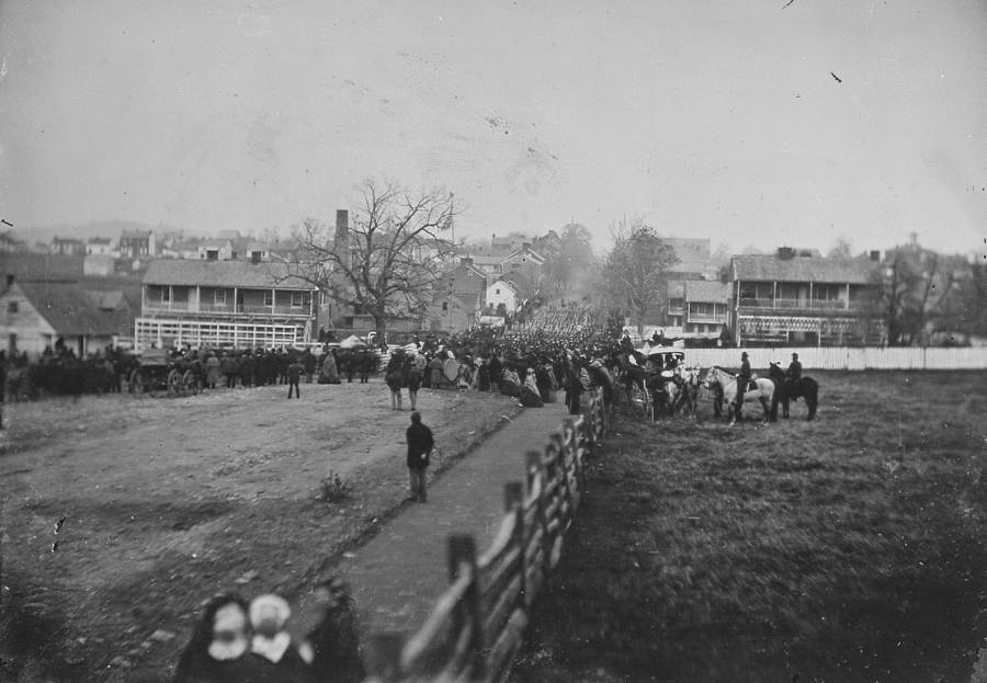 33 Battle Of Gettysburg Photos That Capture The "Harvest