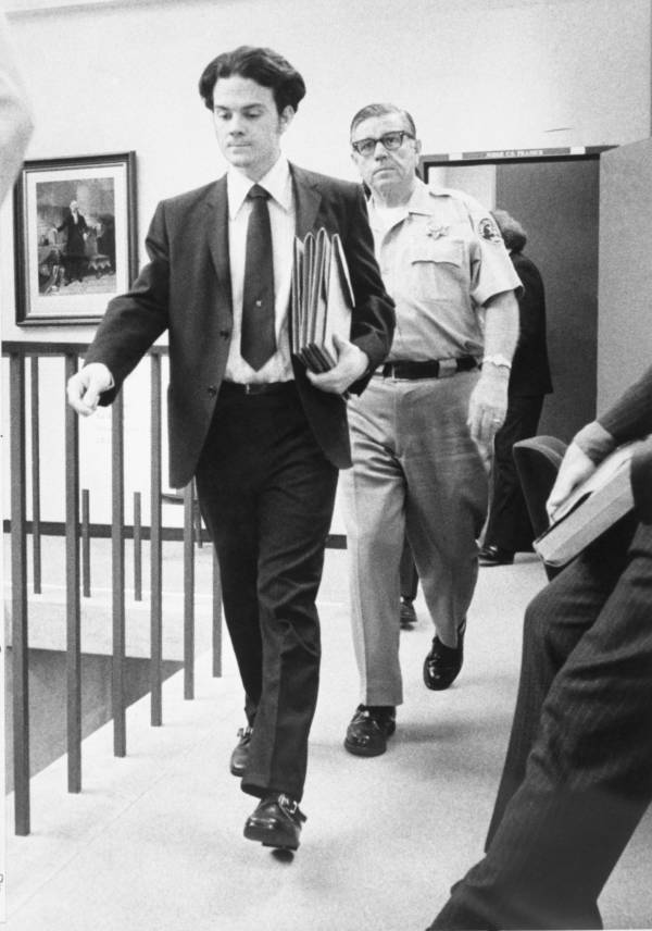 Mullin Walking Into Court