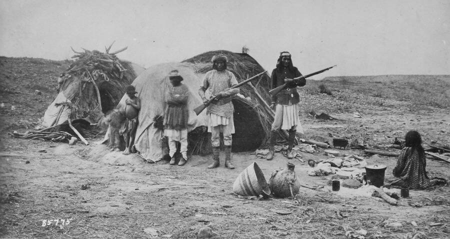 Apache Men With Rifles Glanton