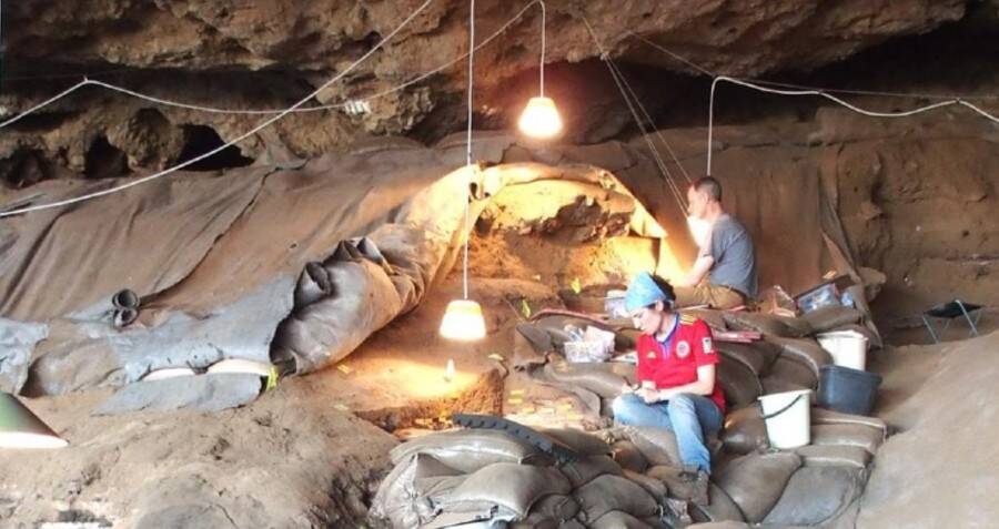 Scientists Find 200,000 Year Old Beds In South African Cave