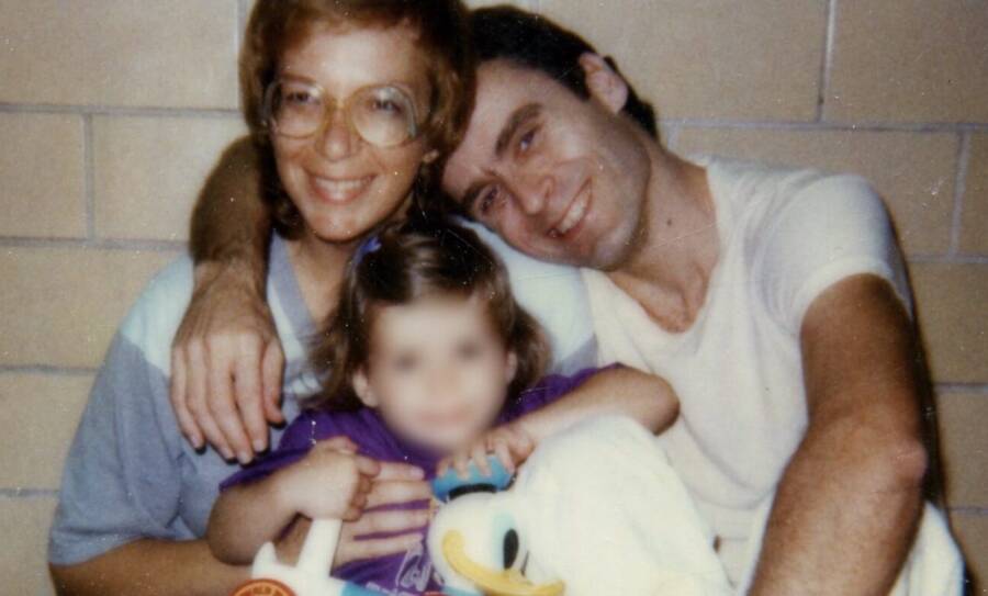 9 Women Who Loved Serial Killers Despite Their Heinous Crimes