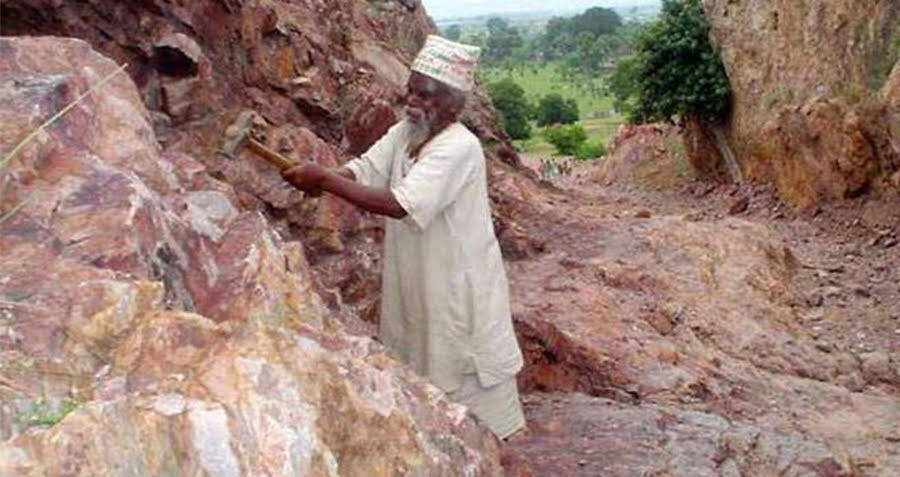 The True Story Of Dashrath Manjhi — India's Beloved 'Mountain Man'