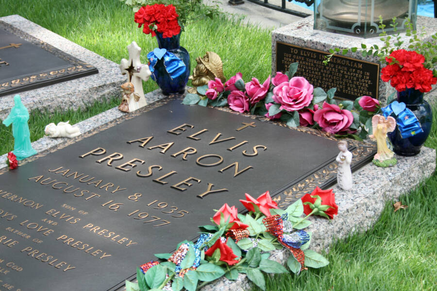 Grave Of Elvis Presley