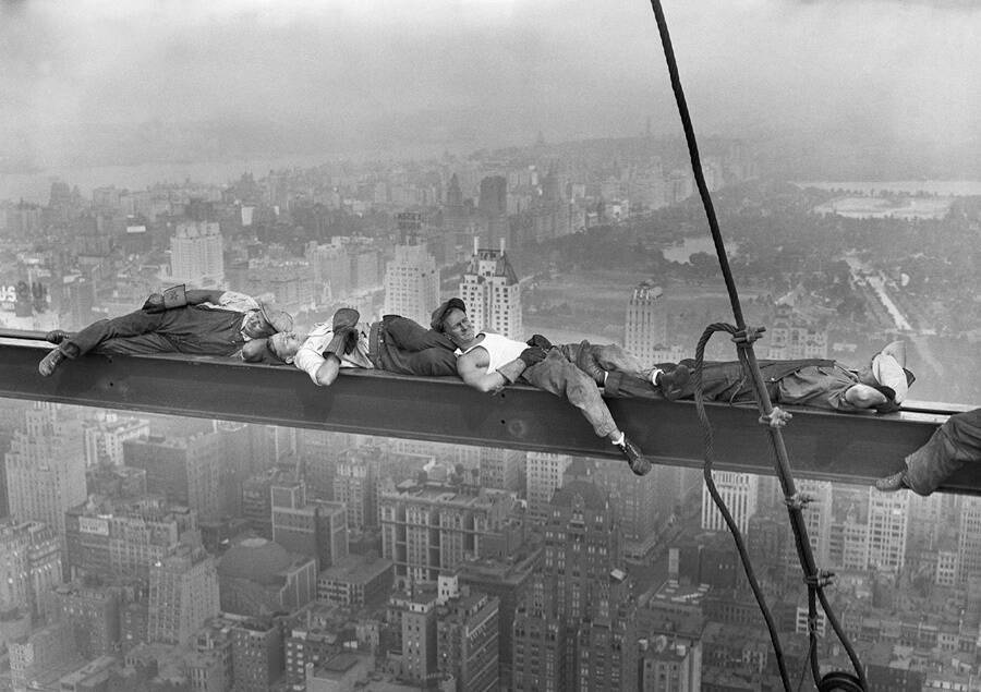 55 Iconic American History Photos And The Stories Behind Them