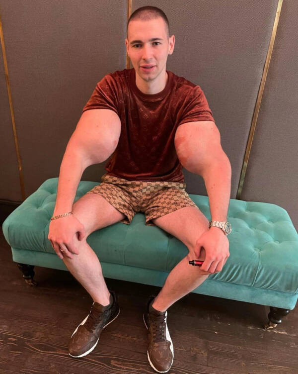 Kirill Tereshin Synthol Oil Muscles