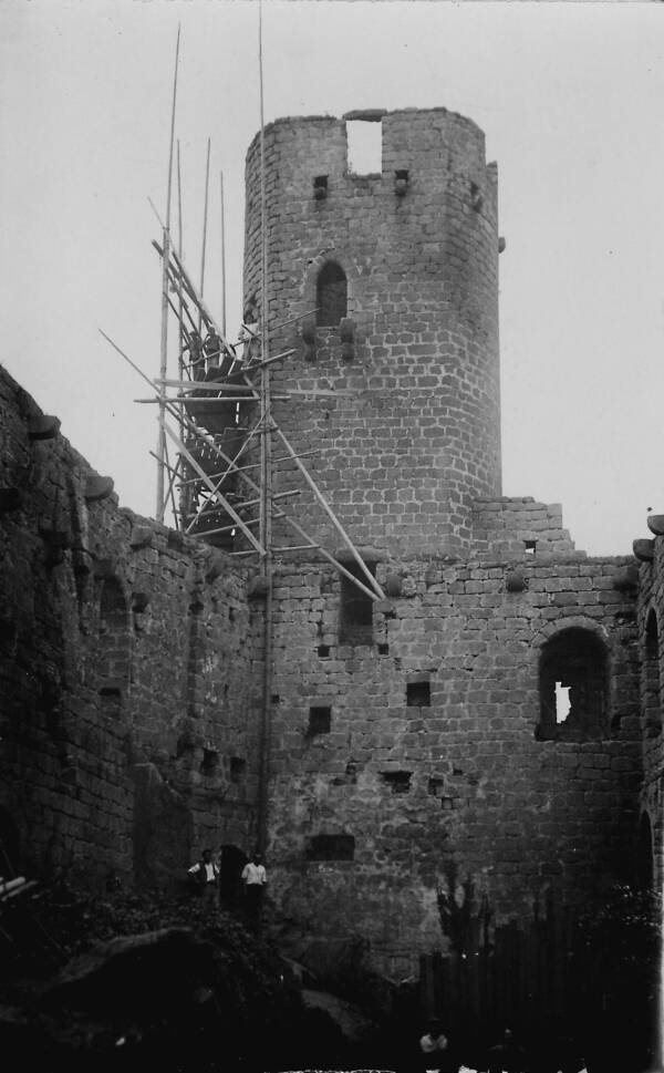 Chateau Dandlau Tower Under Construction