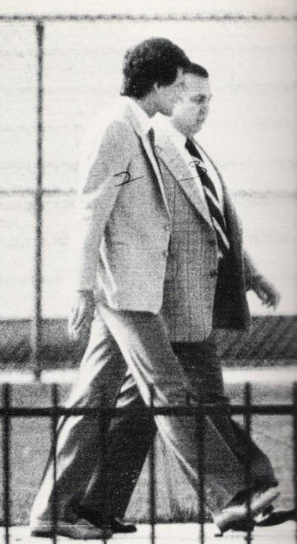 Roy Demeo Walking