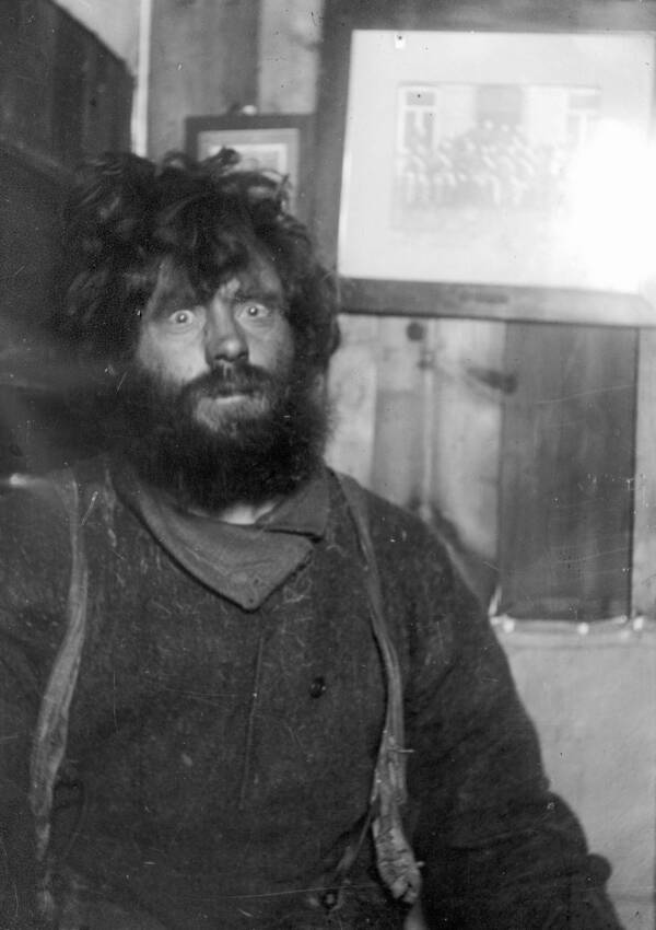 Inside The Alabama Cabin