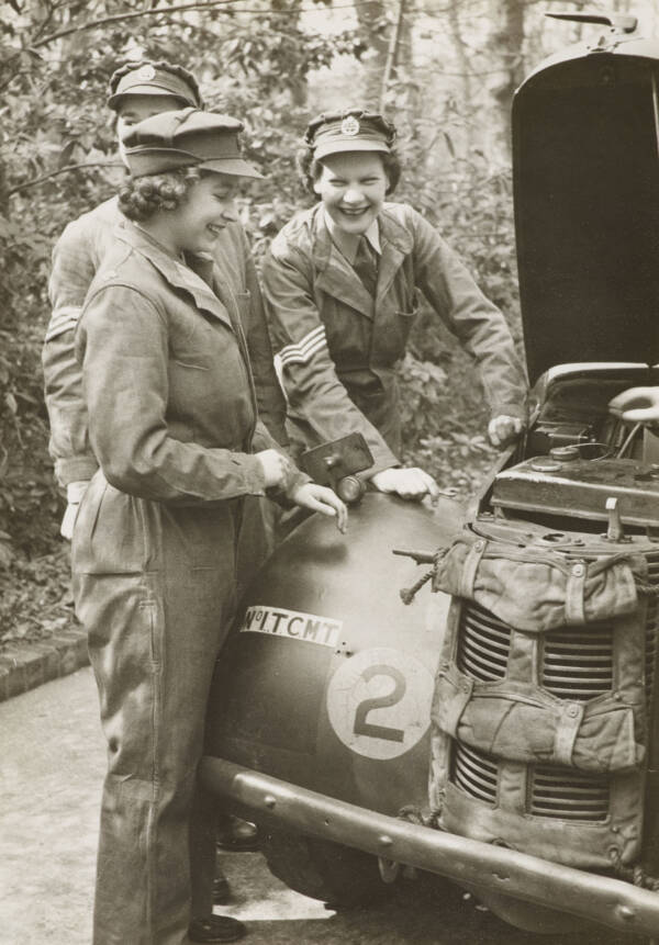 Elizabeth Training As An Auto Mechanic