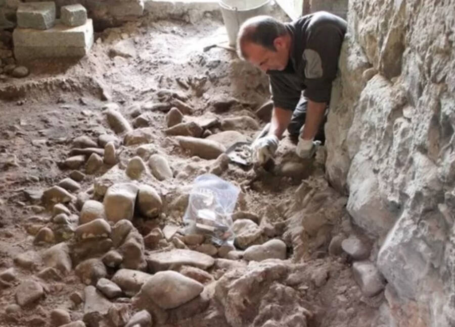 Iron Age Burial Ground In Scotland