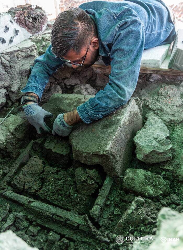 Unearthing Container