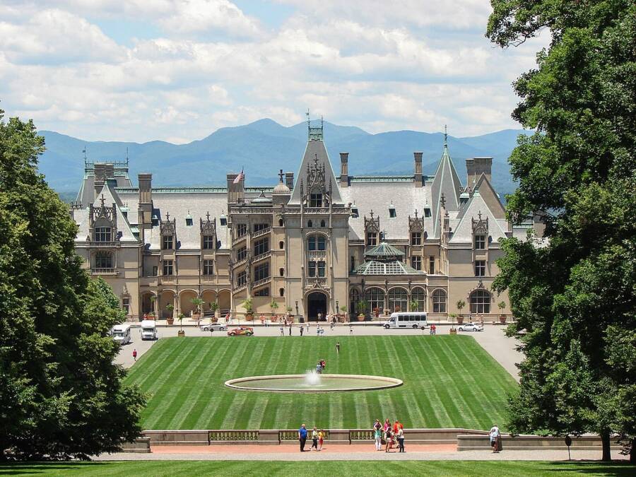Biltmore Estates With Mountains
