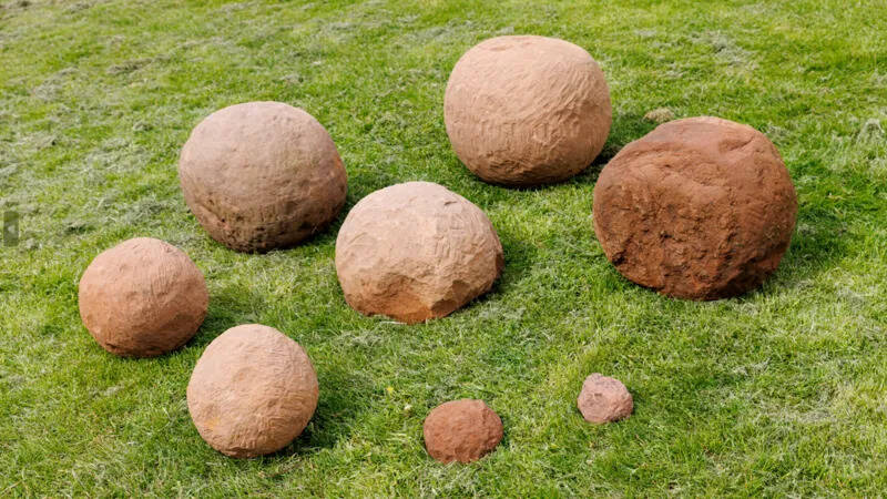 Kenilworth Castle’s Catapult Stones