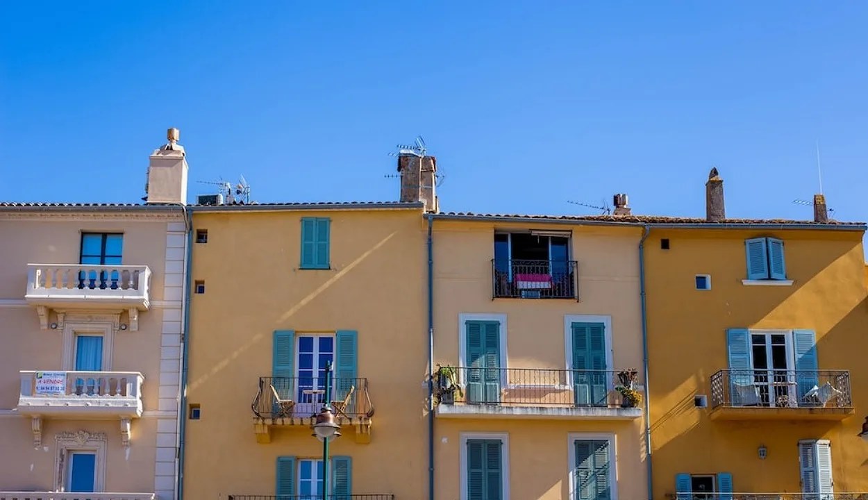 R1 VS. R2 Zoning (Find Out) All The Differences