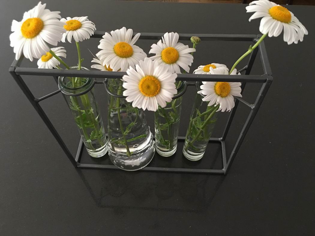 Quick and easy tablescaping ideas for your next gathering